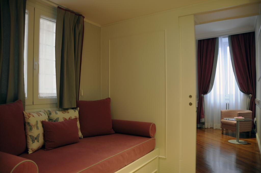 Suite Fontana Di Trevi Rom Zimmer foto