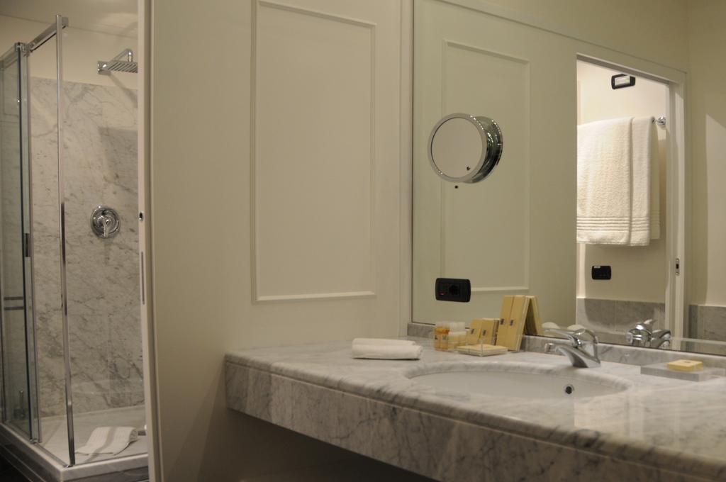 Suite Fontana Di Trevi Rom Zimmer foto