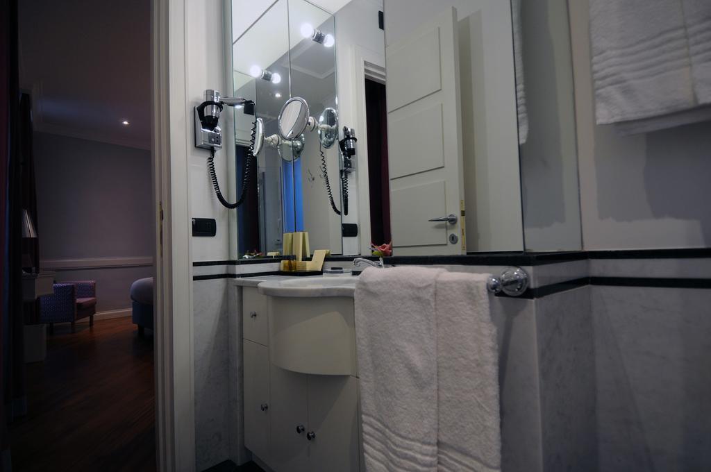 Suite Fontana Di Trevi Rom Zimmer foto
